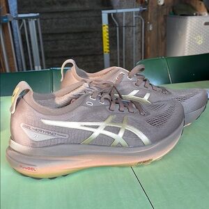 ASICS Women's Gel-Kayano 31 Gray Running Shoes